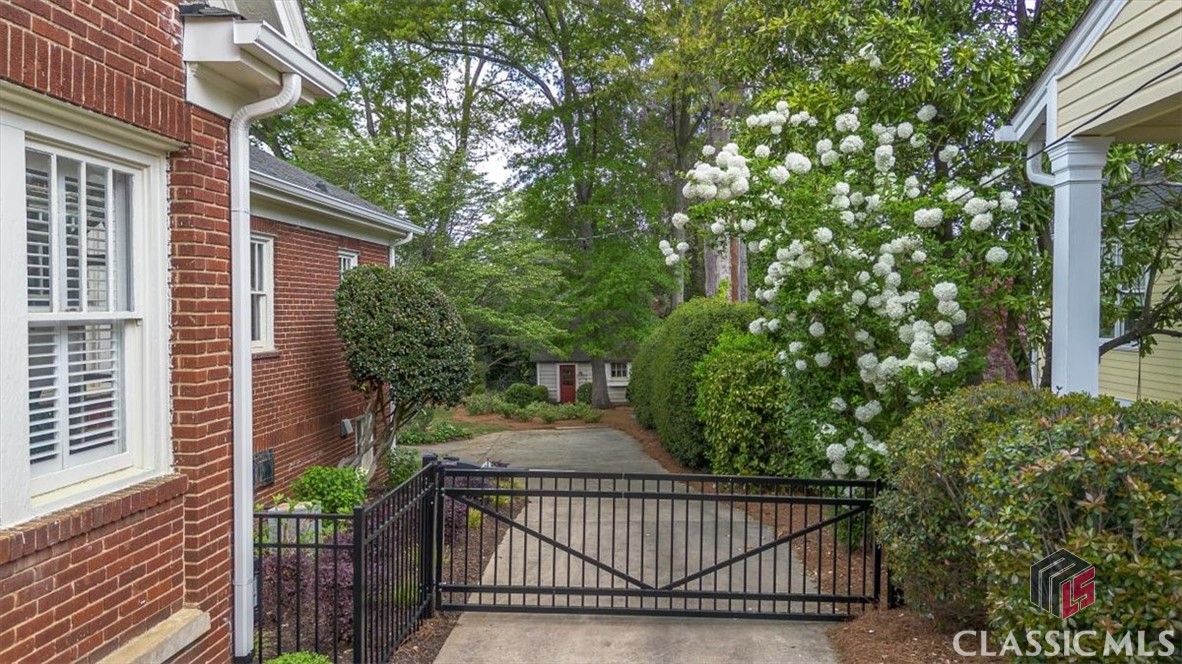 221 University Drive