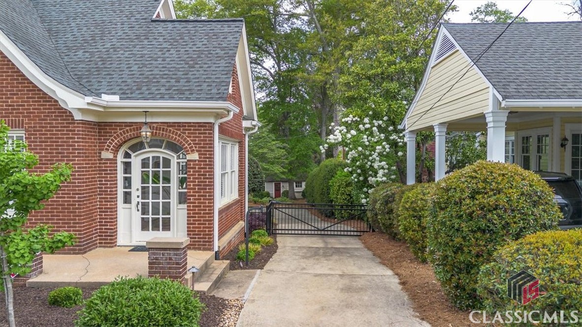 221 University Drive