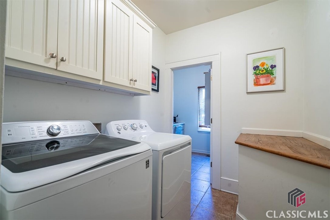 221 University Drive