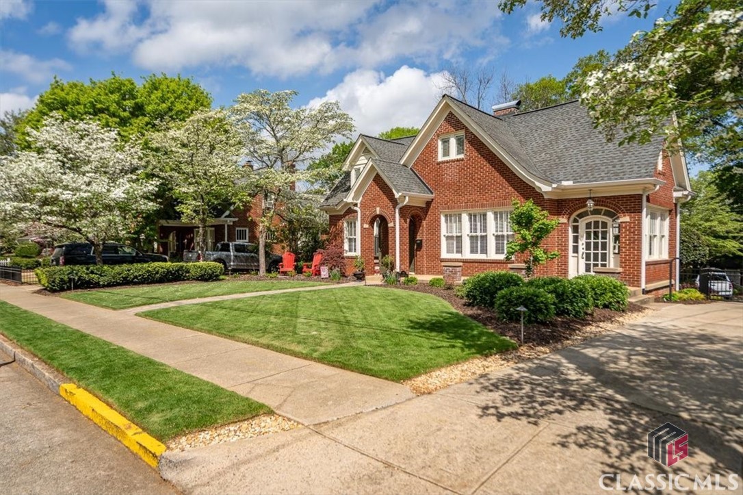 221 University Drive