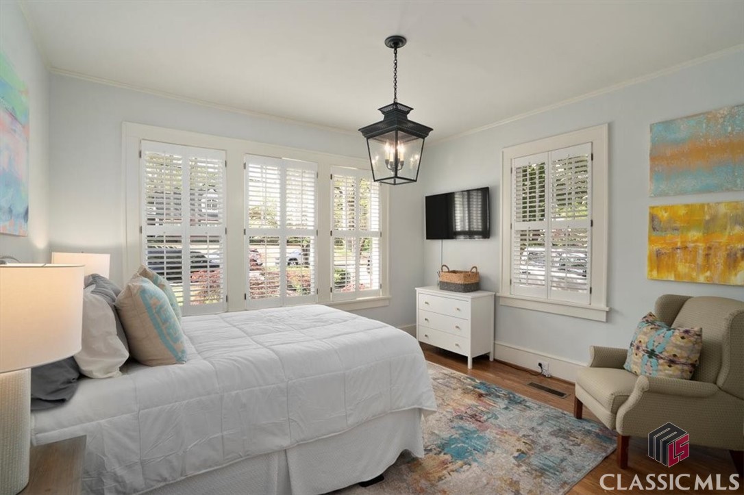 221 University Drive