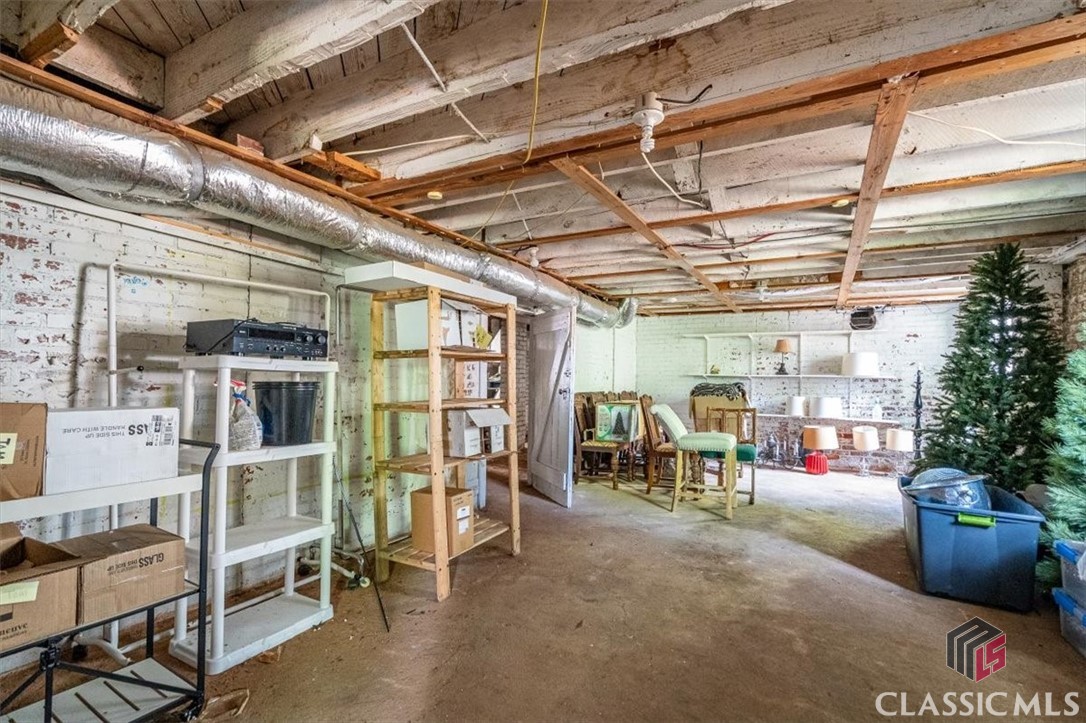 221 University Drive