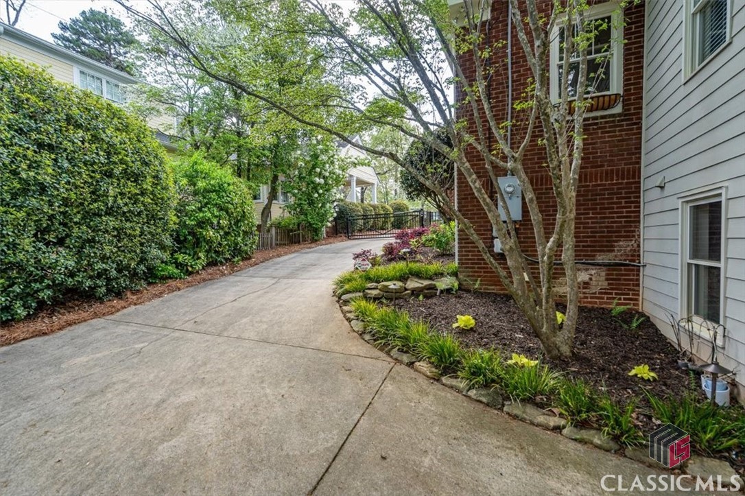 221 University Drive