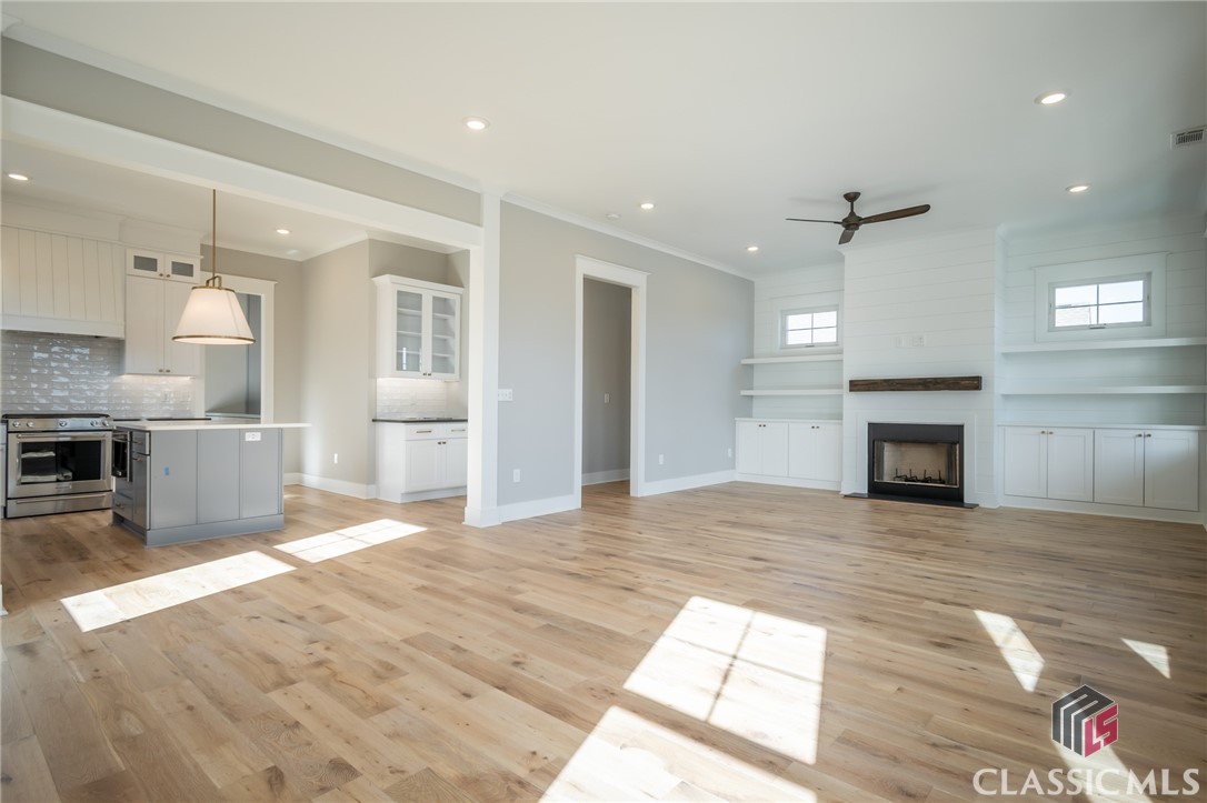 213 Highpointe Lane