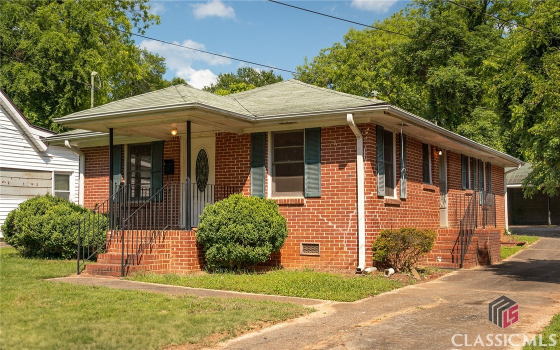 227 The Plaza