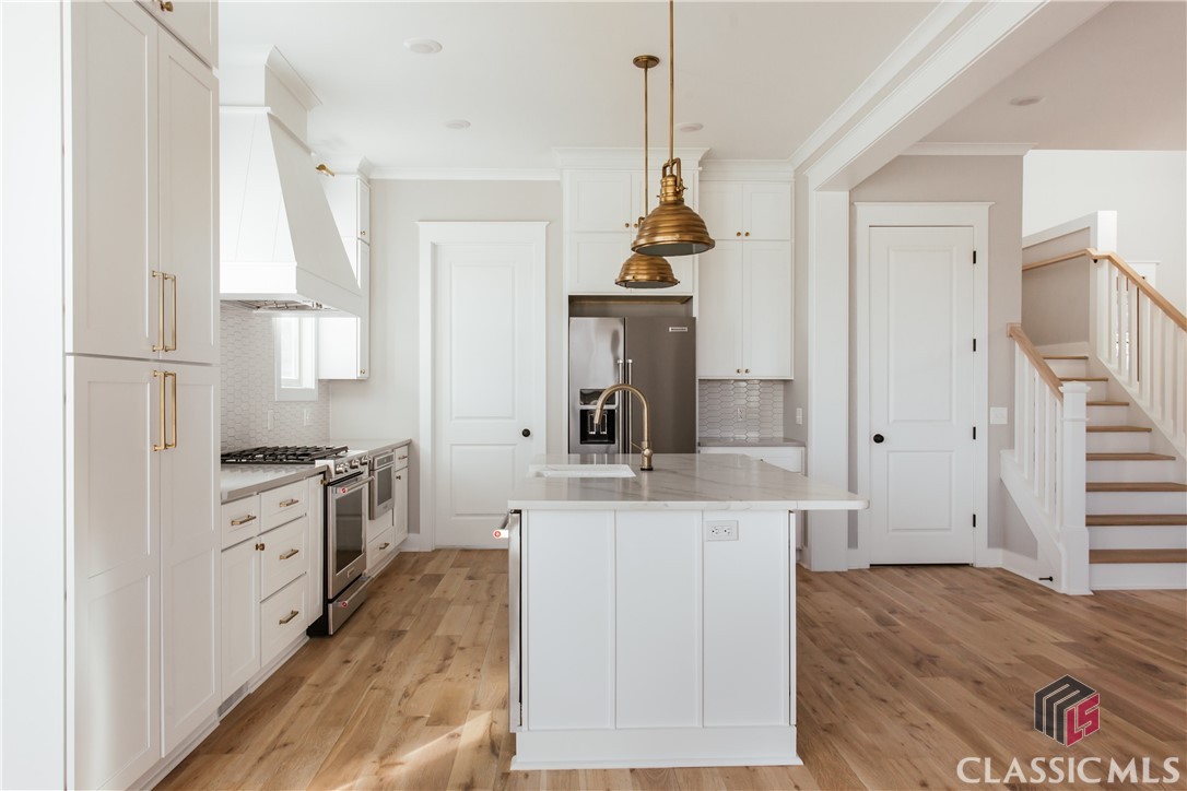 200 Highpointe Lane