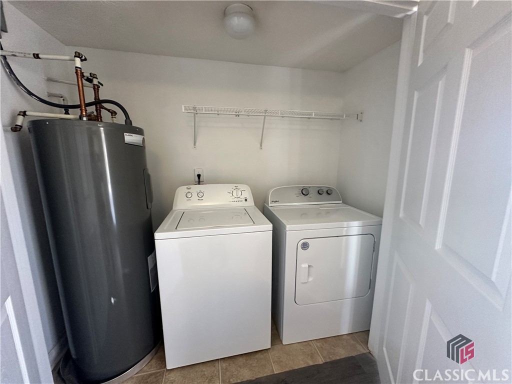 241 S Irwin Street 60