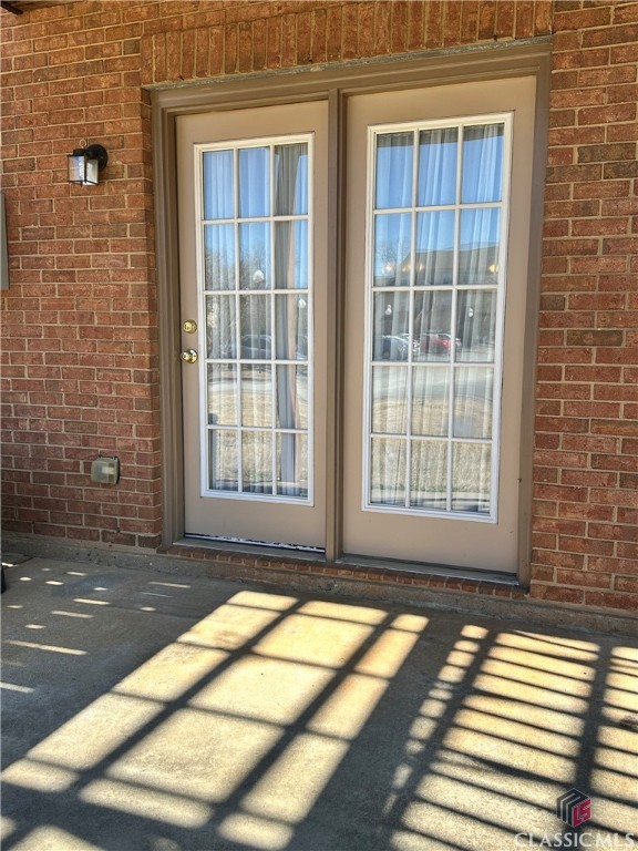 241 S Irwin Street 60