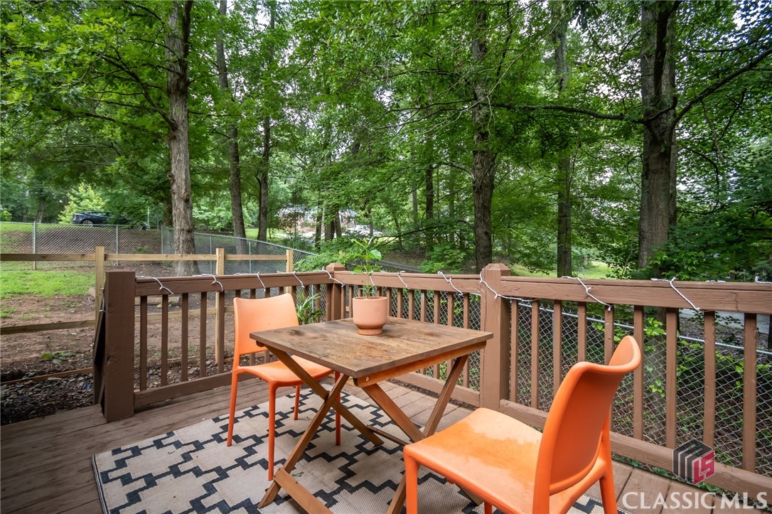 210 Big Oak Circle