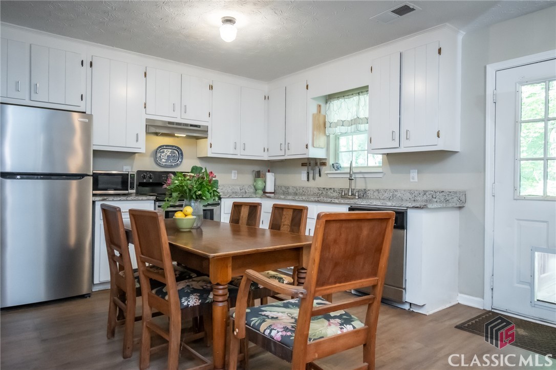 210 Big Oak Circle