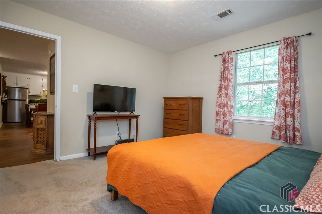 210 Big Oak Circle
