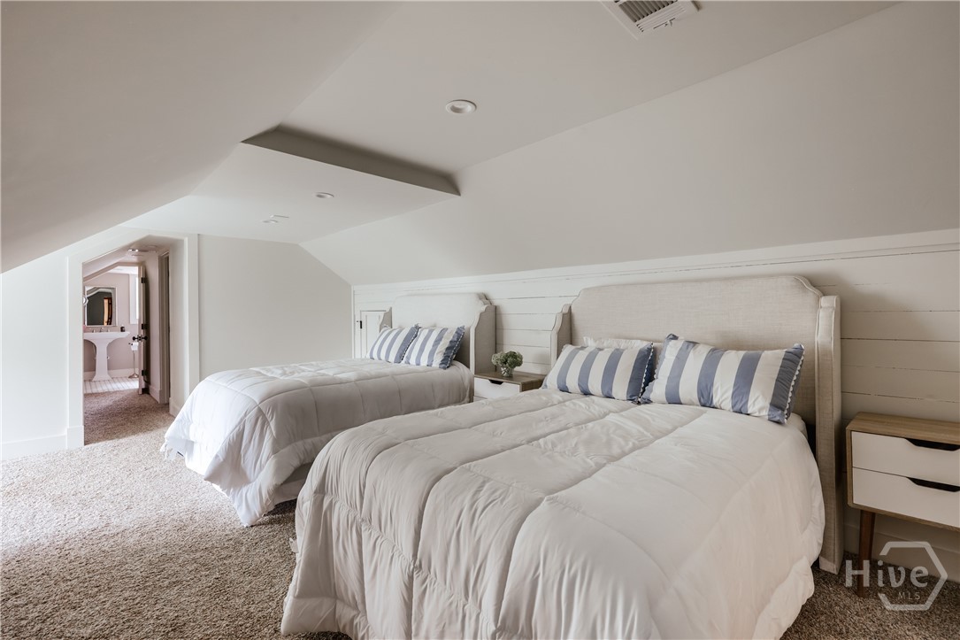 1070 Milledge Avenue