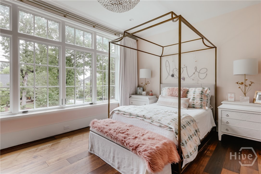 1070 Milledge Avenue