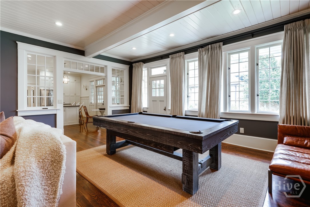 1070 Milledge Avenue