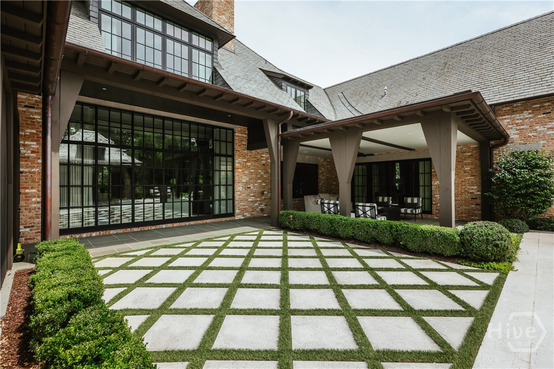 1070 Milledge Avenue