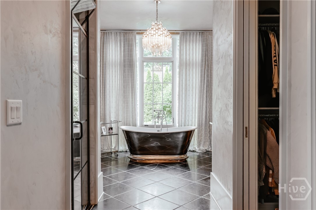 1070 Milledge Avenue