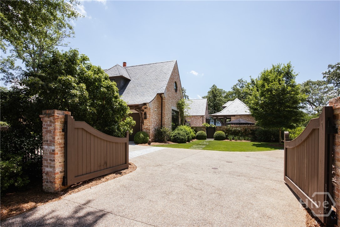 1070 Milledge Avenue