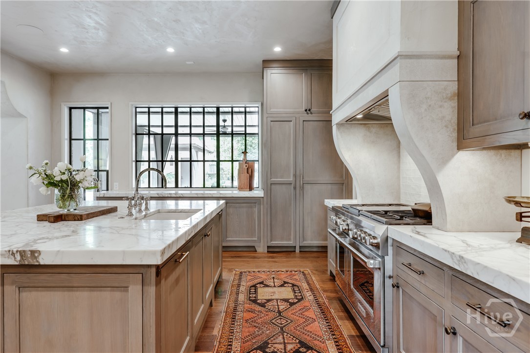 1070 Milledge Avenue