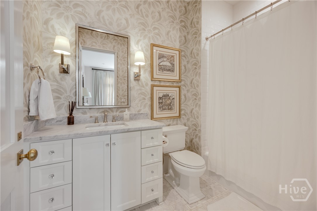 1070 Milledge Avenue