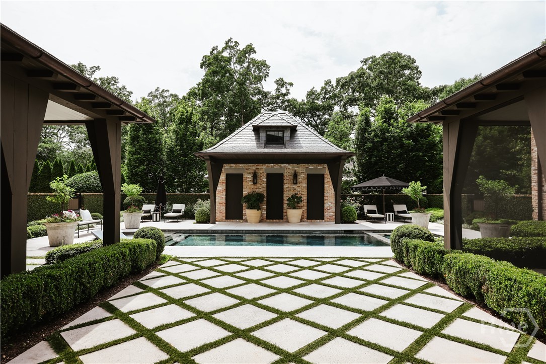 1070 Milledge Avenue