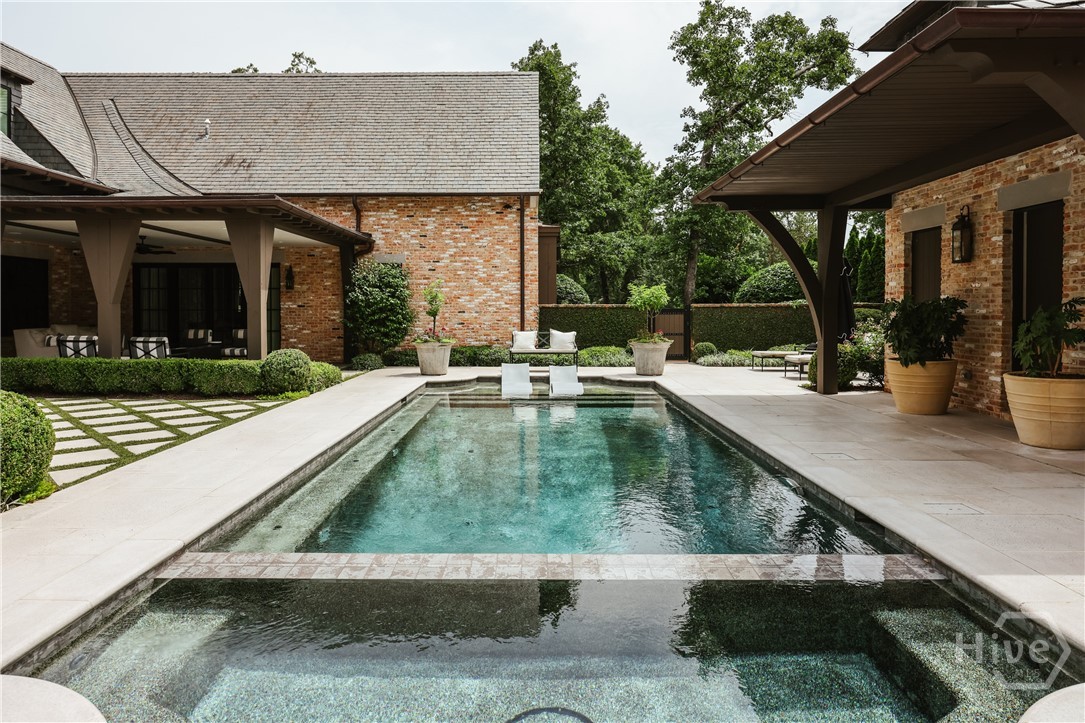 1070 Milledge Avenue