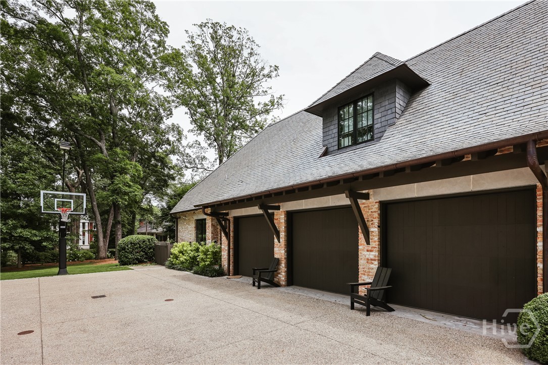 1070 Milledge Avenue