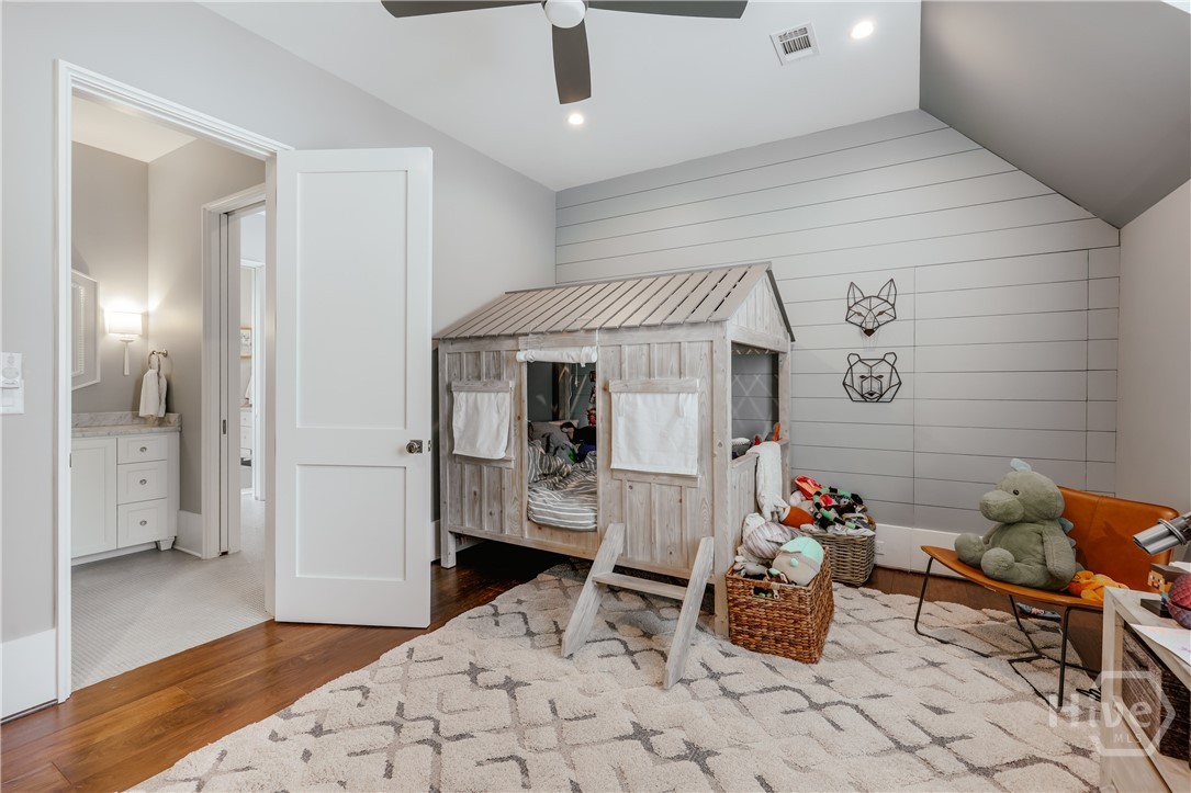 1070 Milledge Avenue