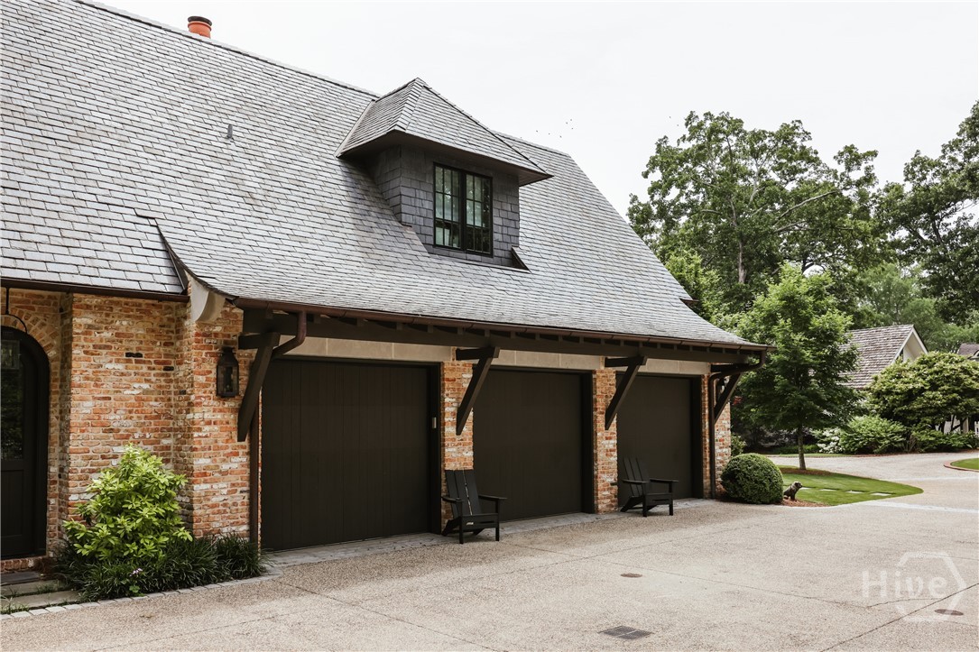 1070 Milledge Avenue