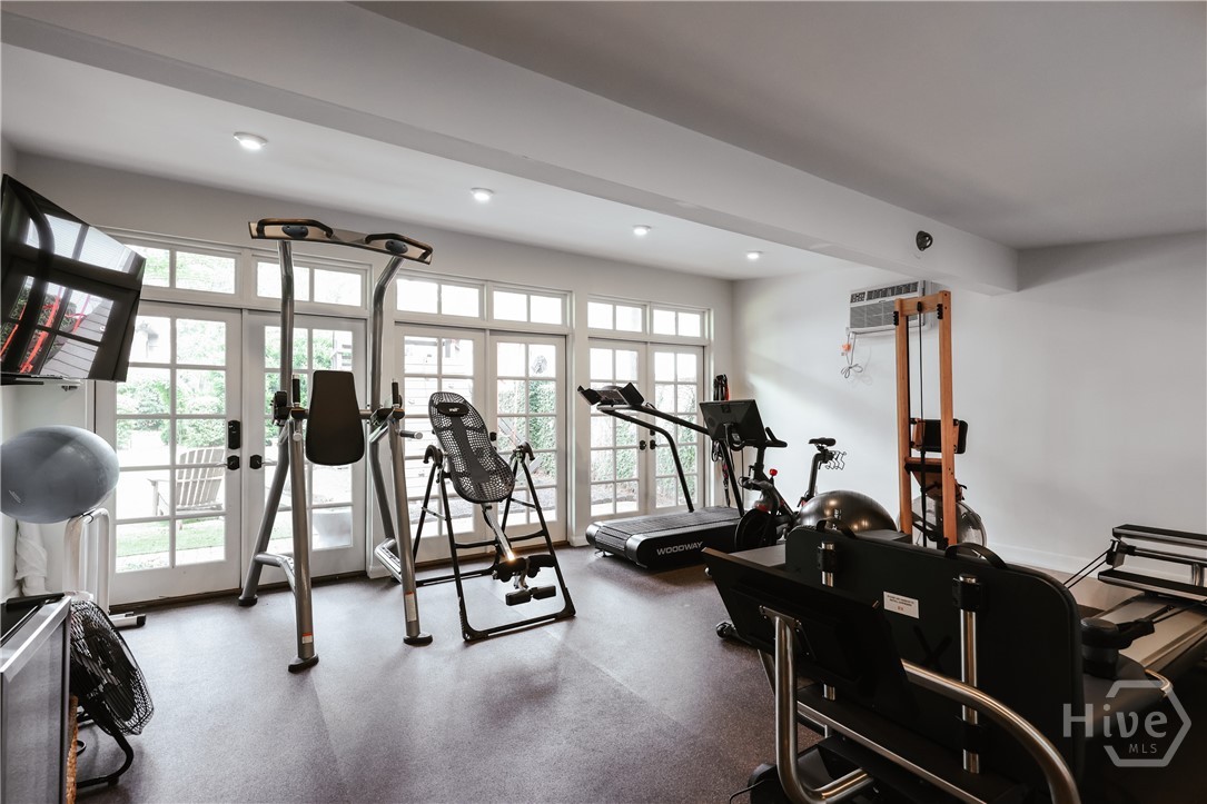 1070 Milledge Avenue