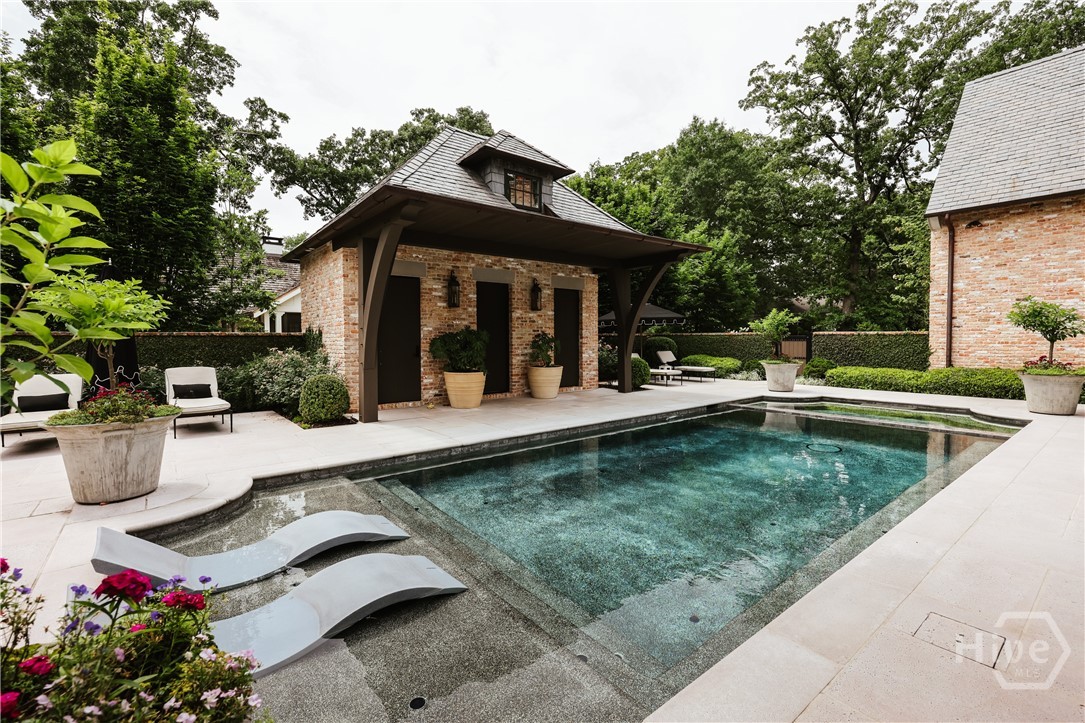 1070 Milledge Avenue