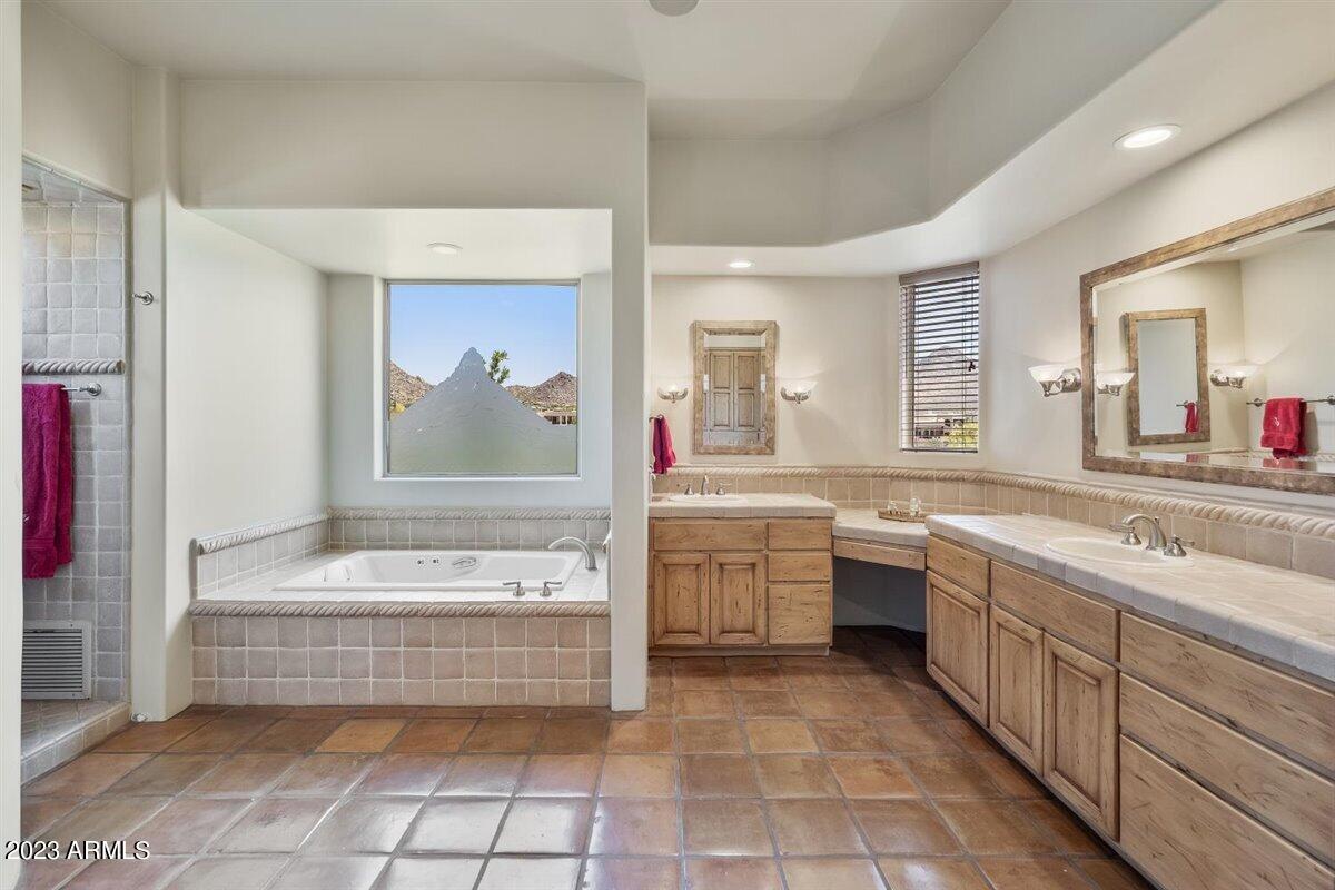 10801 E HAPPY VALLEY Road Unit: 107