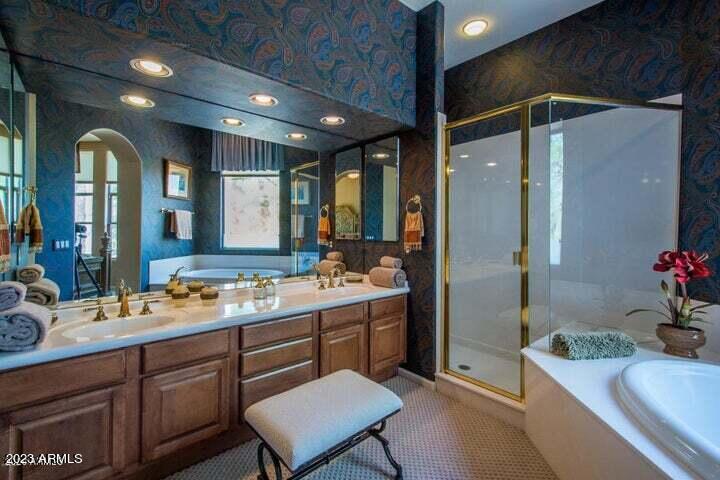 20802 N Grayhawk Drive Unit: 1156