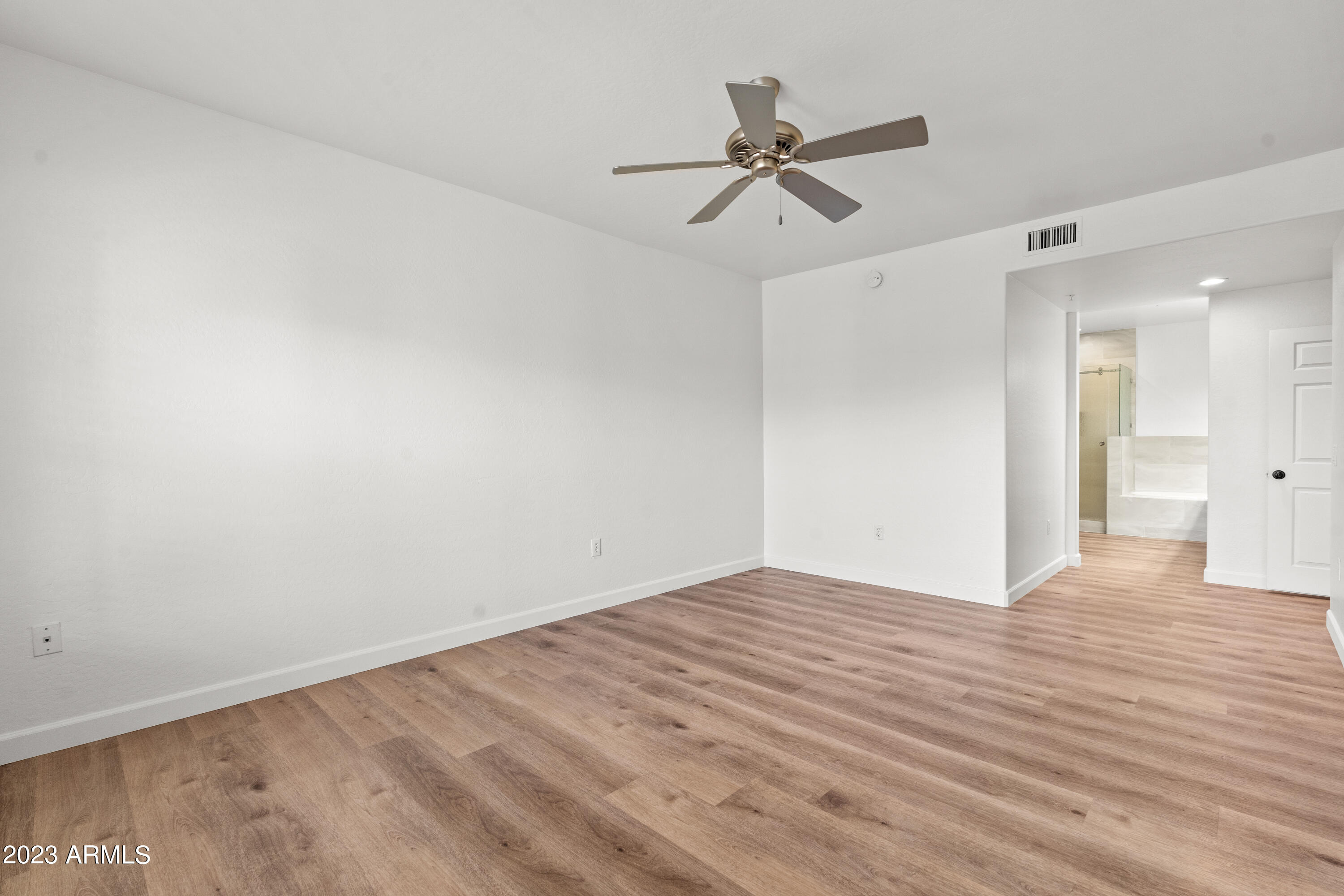 19700 N 76TH Street Unit: 2169