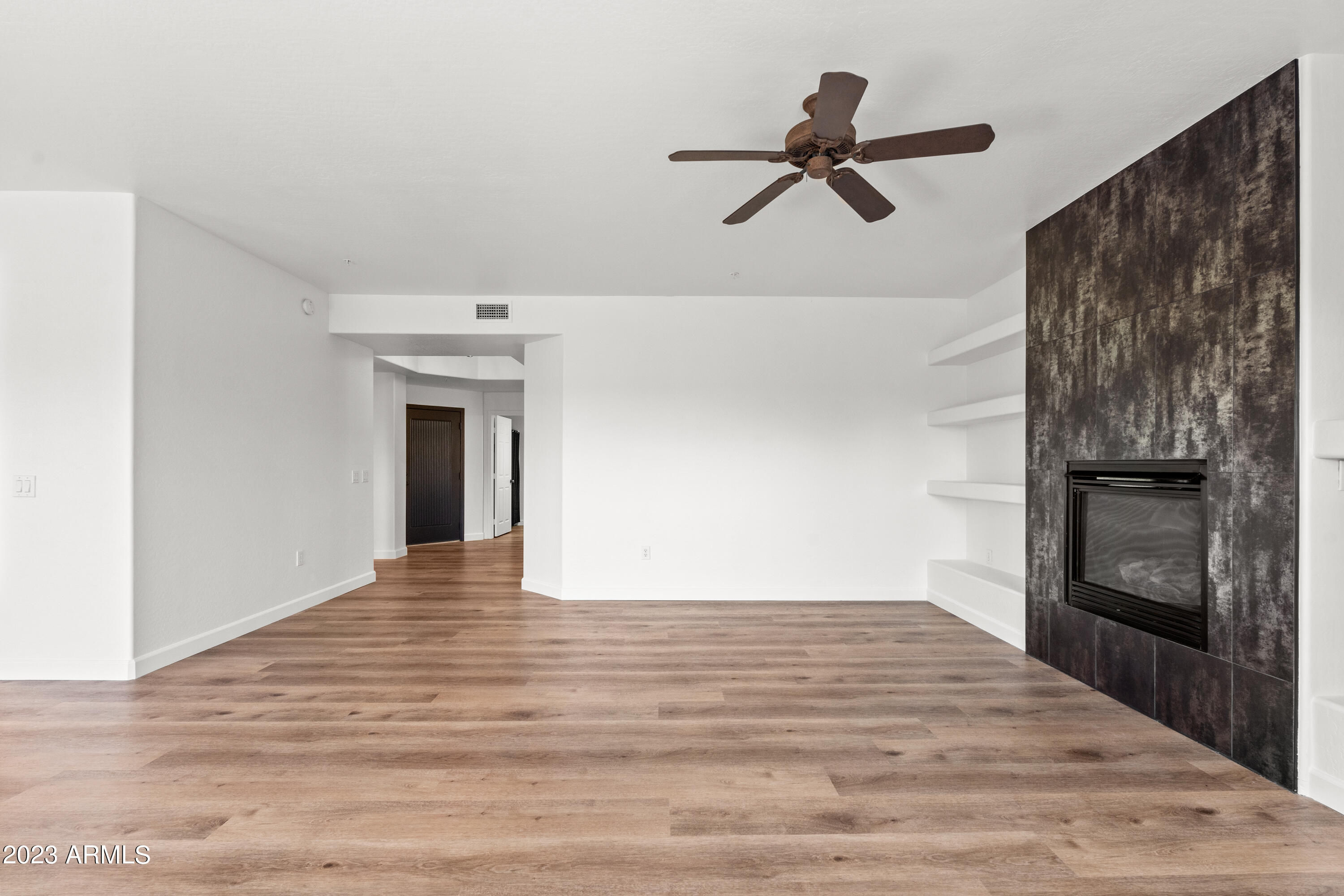 19700 N 76TH Street Unit: 2169