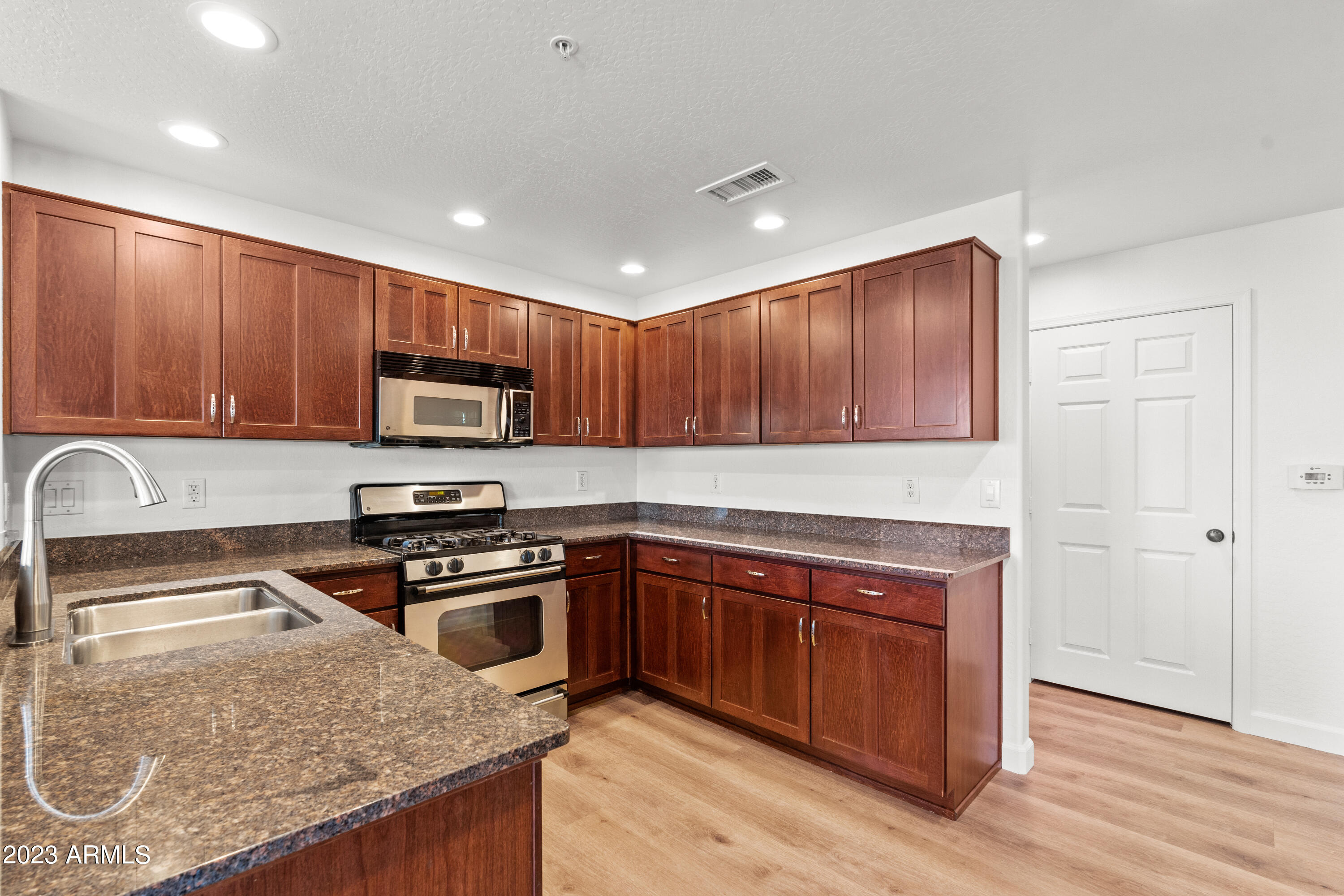 19700 N 76TH Street Unit: 2169