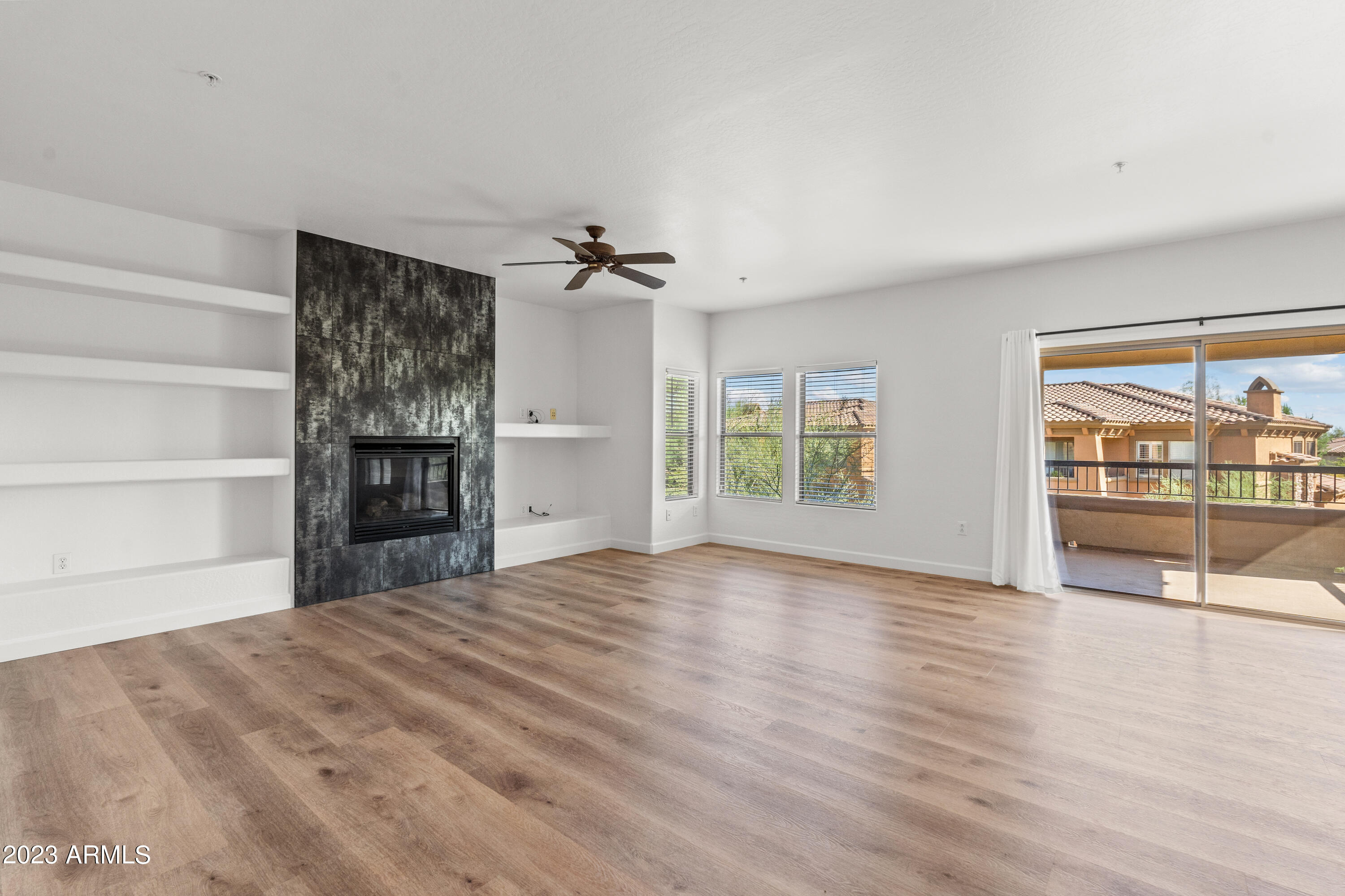 19700 N 76TH Street Unit: 2169