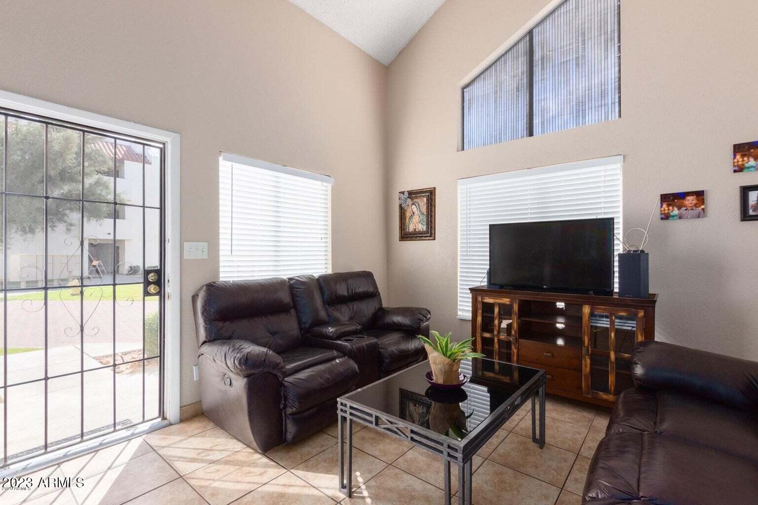 4730 W NORTHERN Avenue, 1143