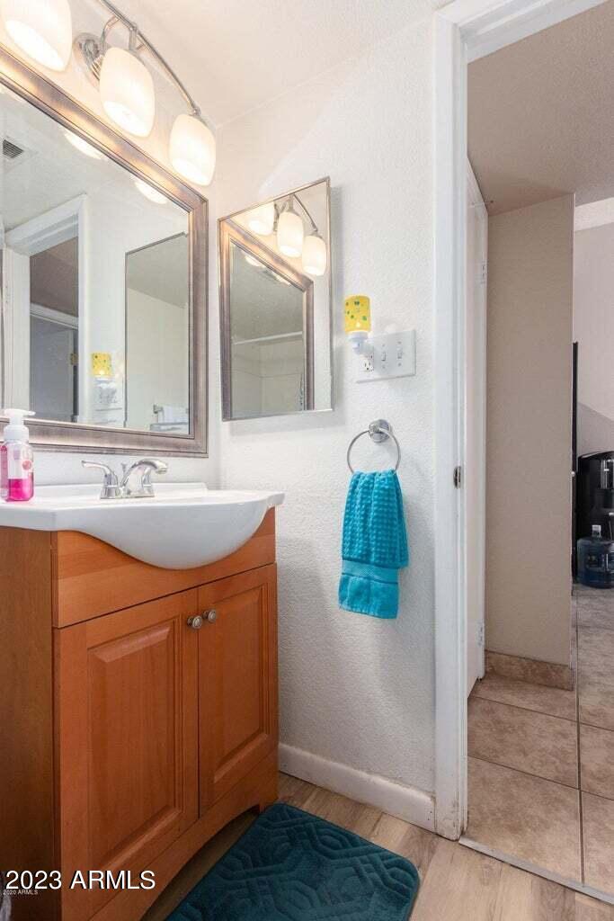 4730 W NORTHERN Avenue, 1143