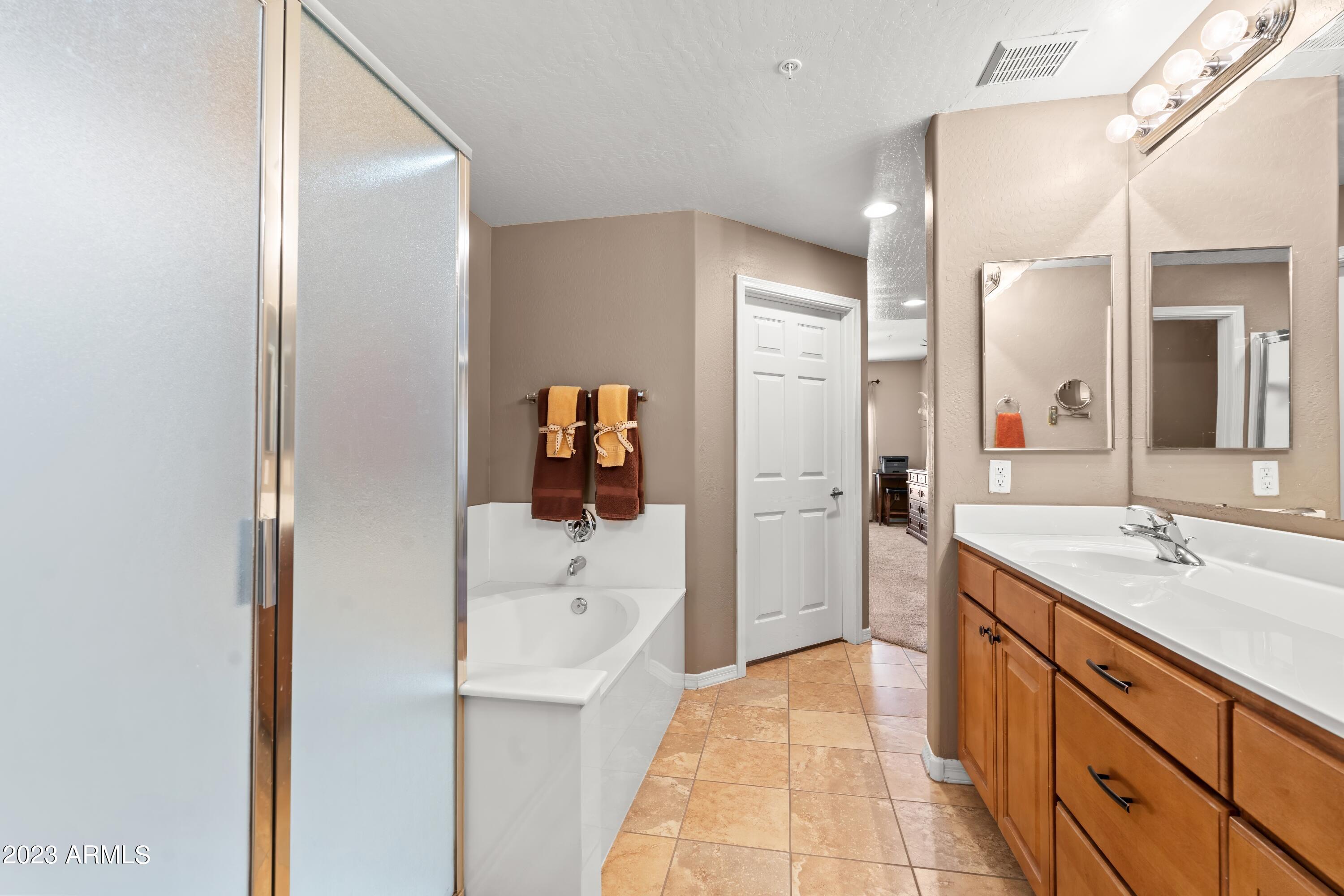 20121 N 76TH Street Unit: 1011