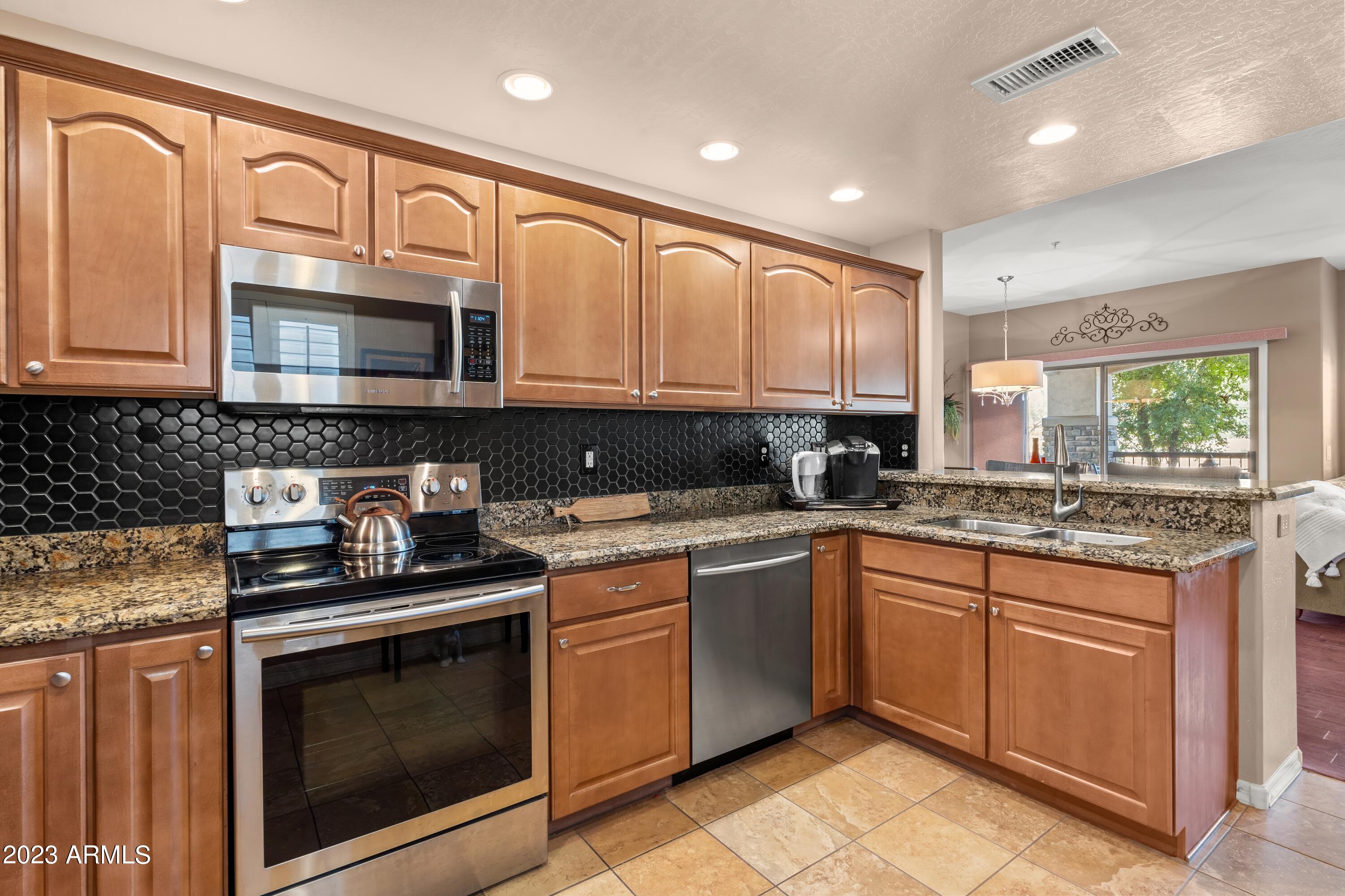 20121 N 76TH Street Unit: 1011