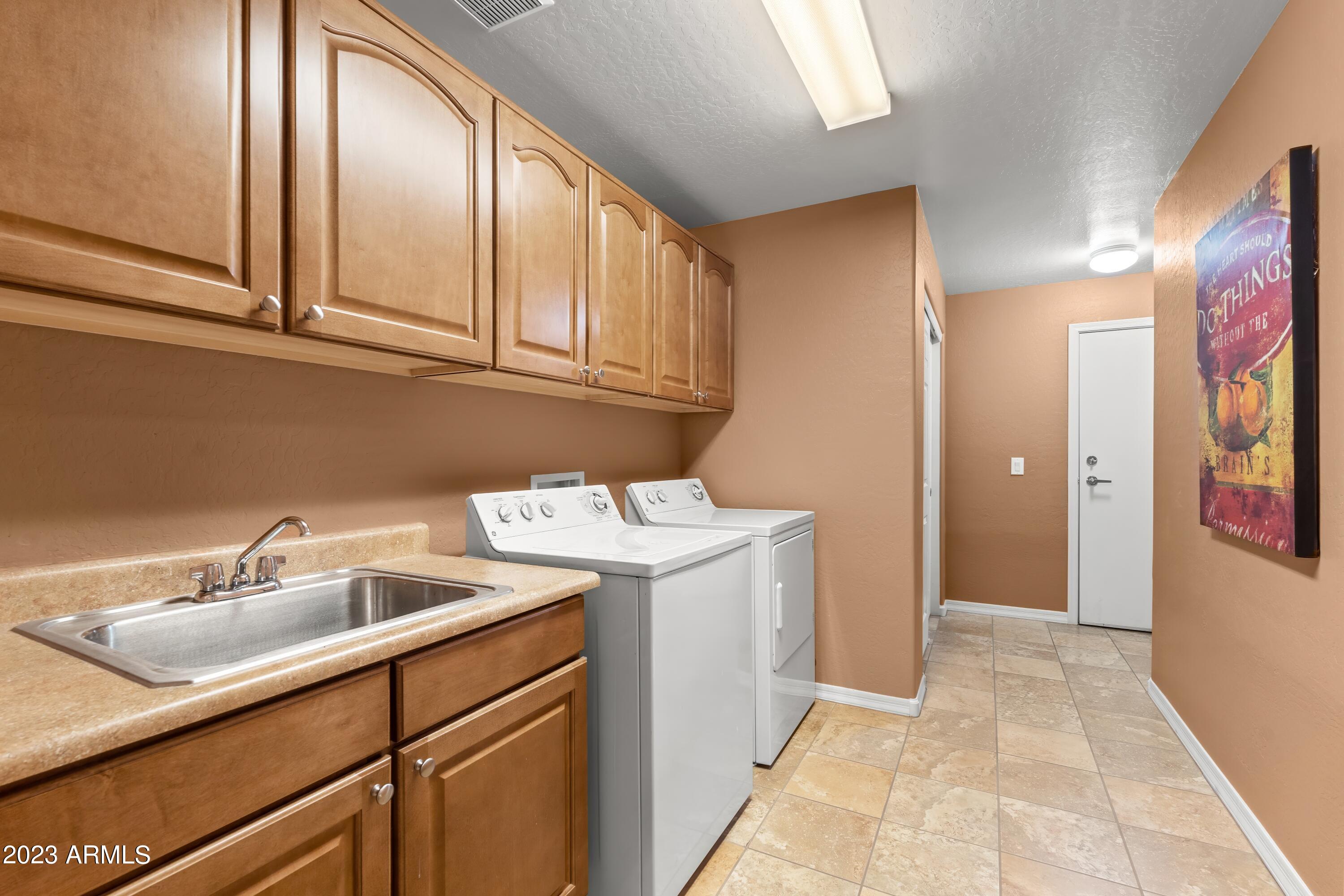 20121 N 76TH Street Unit: 1011