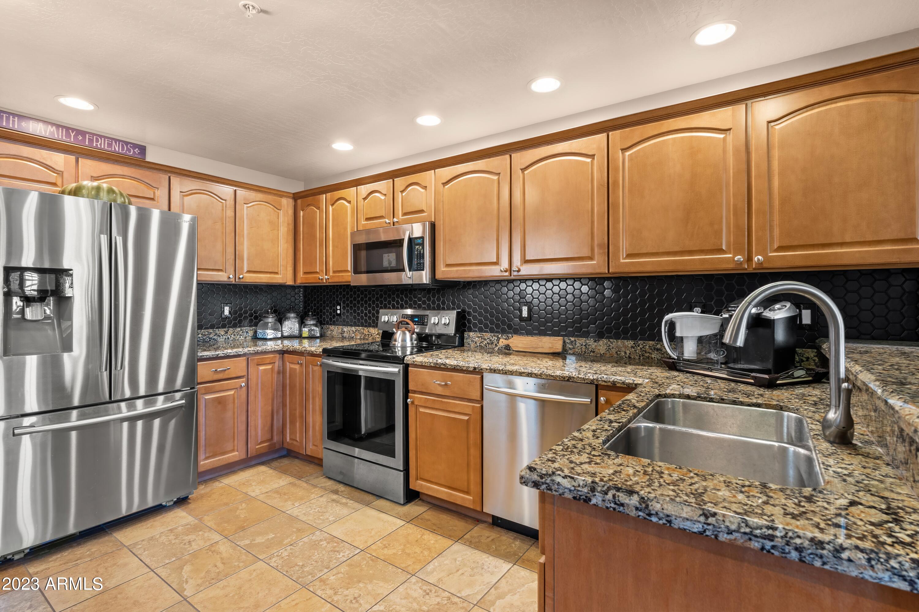 20121 N 76TH Street Unit: 1011