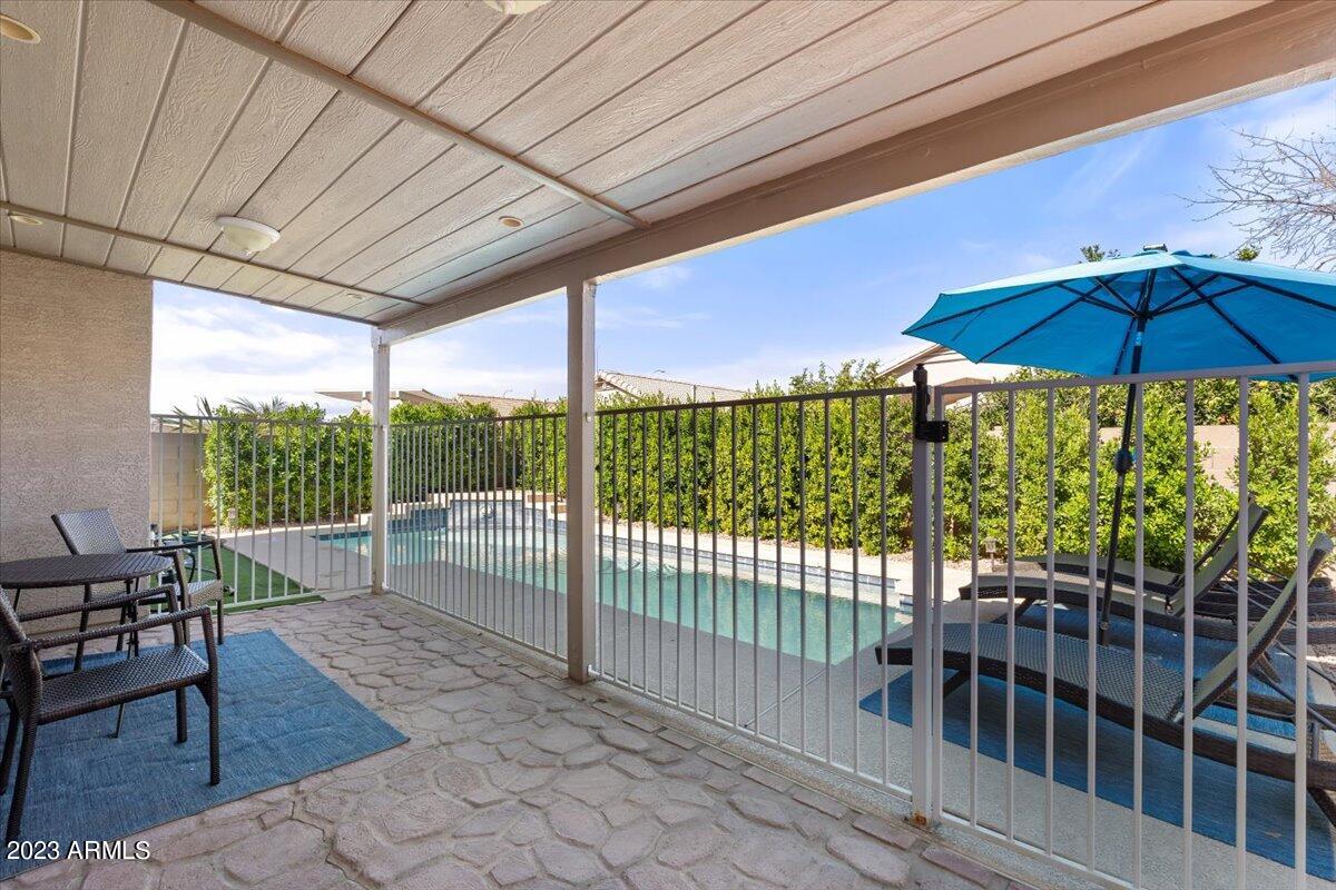 1328 E BINNER Drive