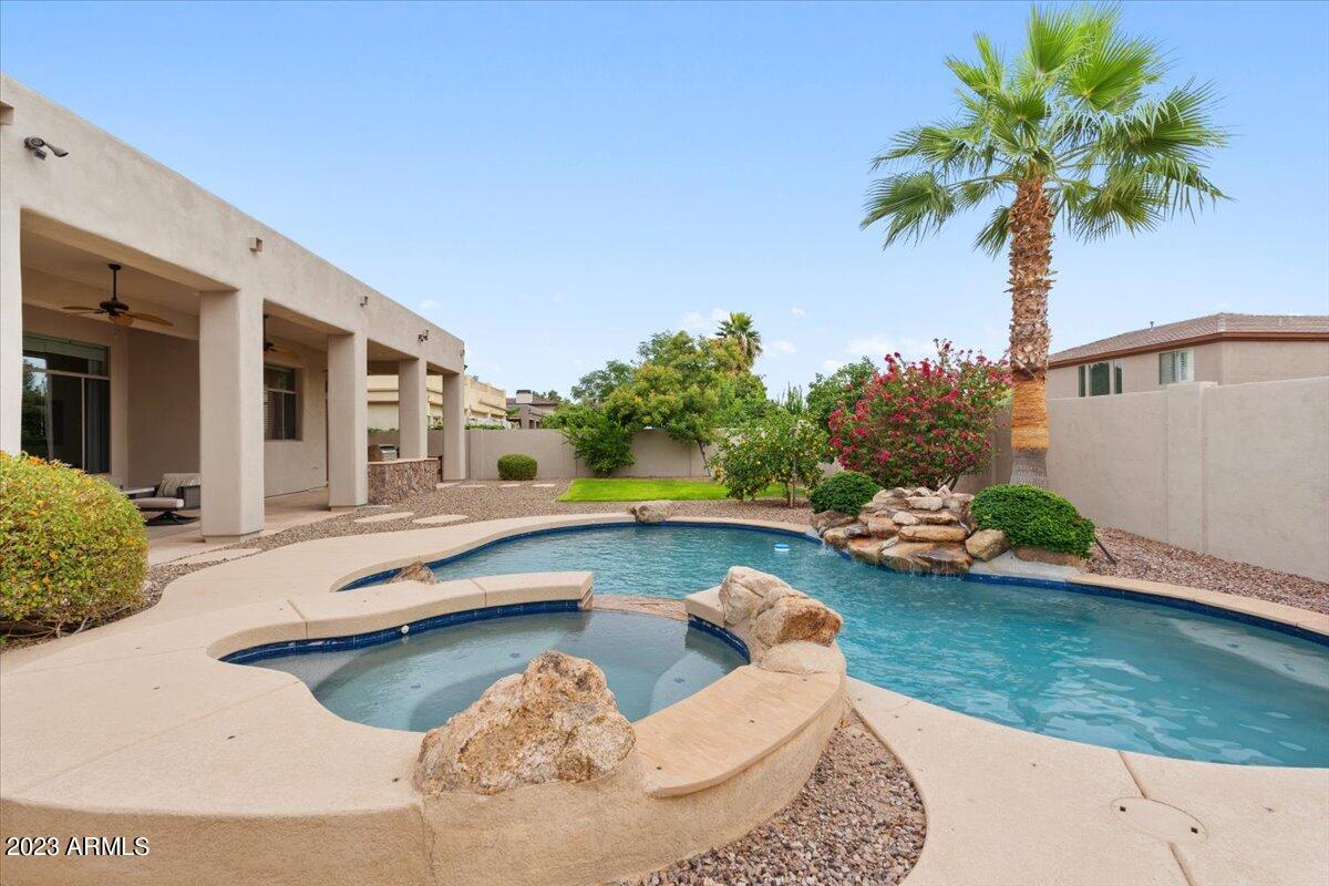 2309 E DRY WOOD Road