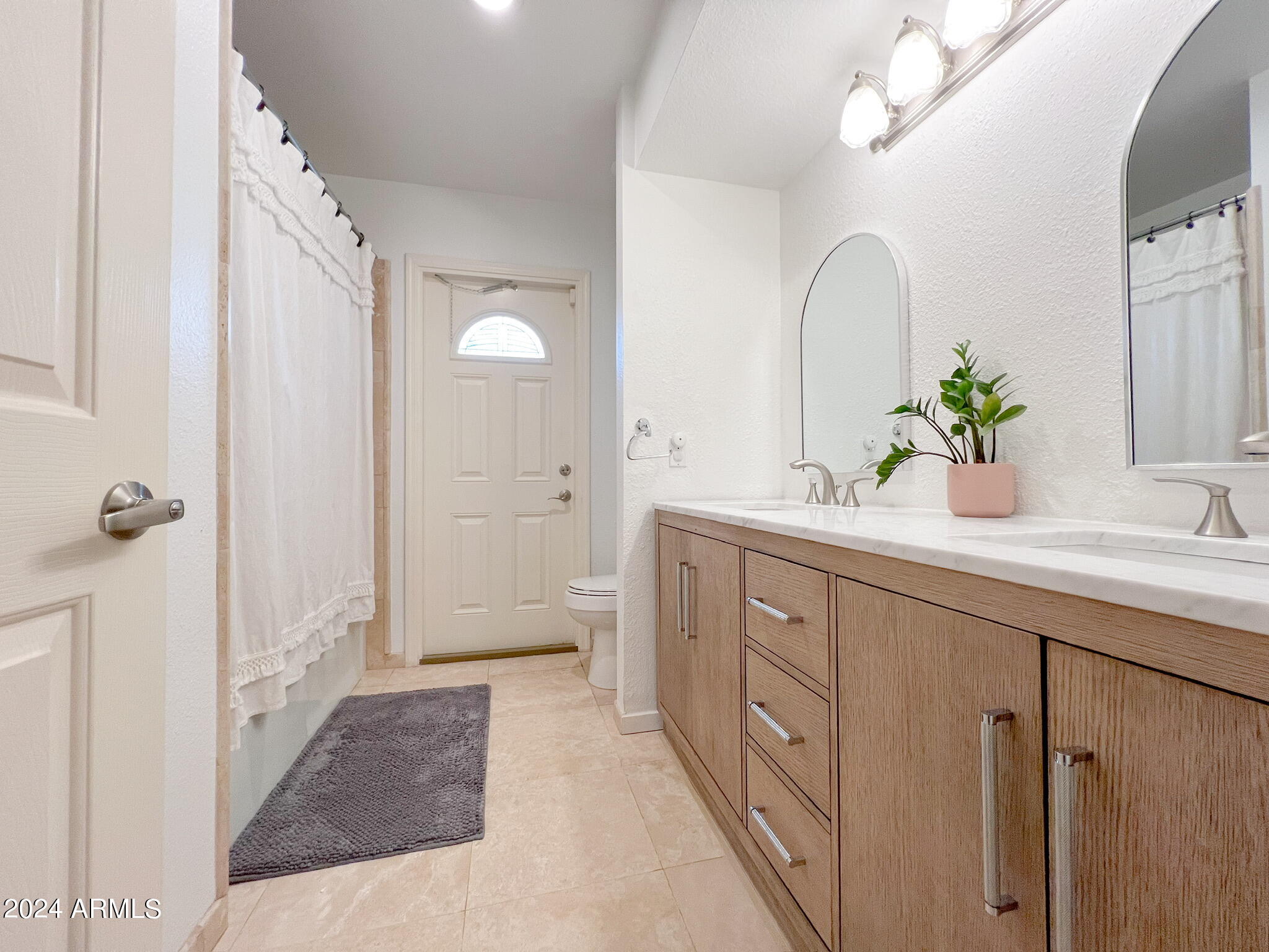 9422 N ARROYA VISTA Drive E