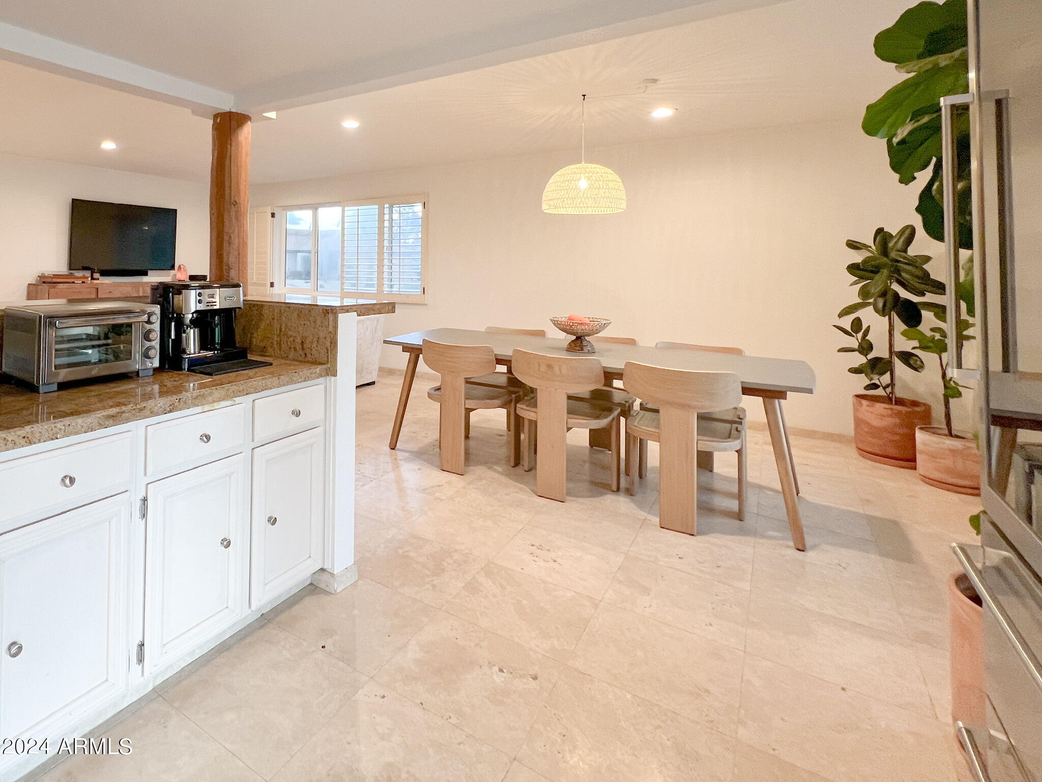 9422 N ARROYA VISTA Drive E