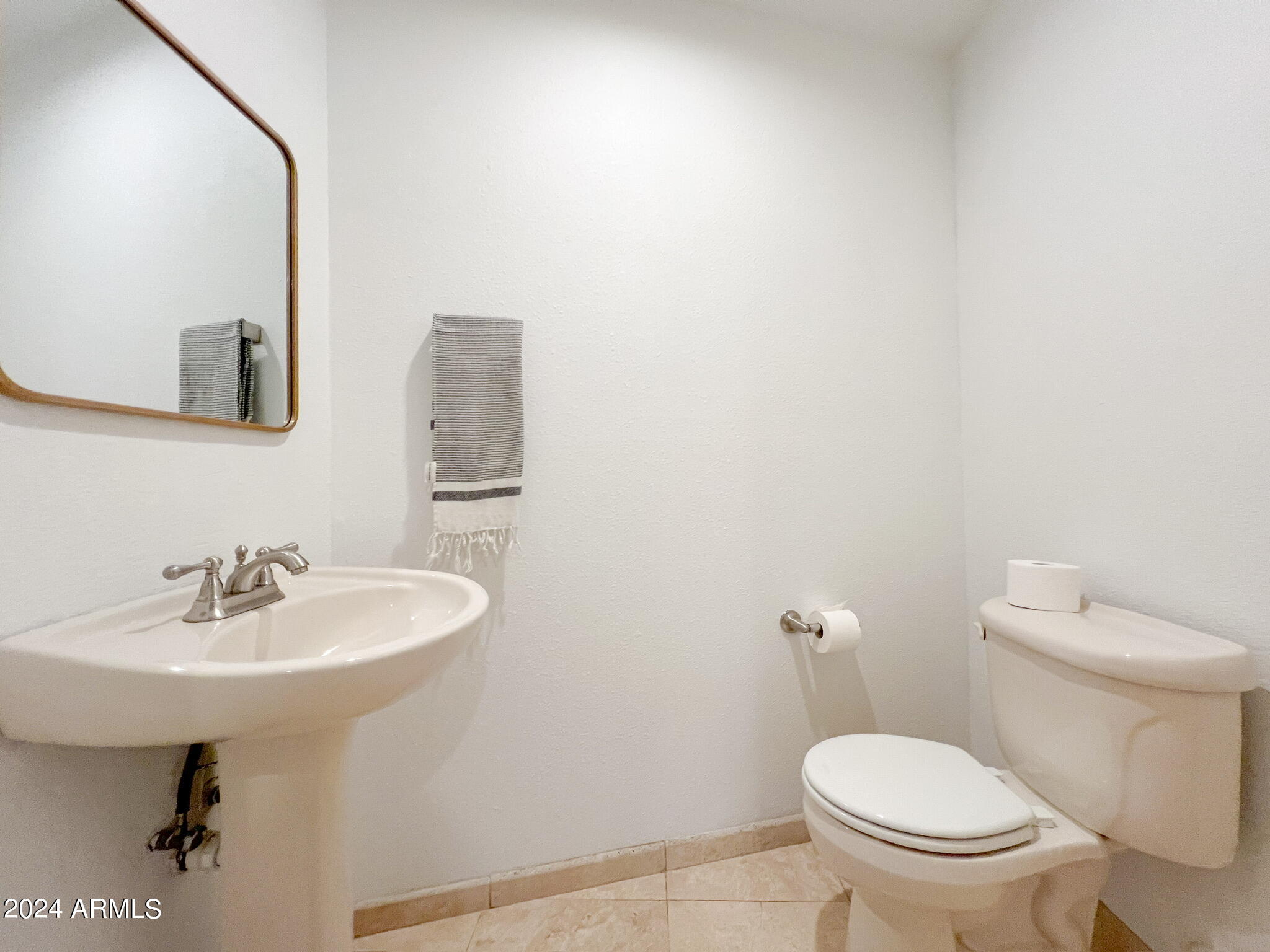 9422 N ARROYA VISTA Drive E