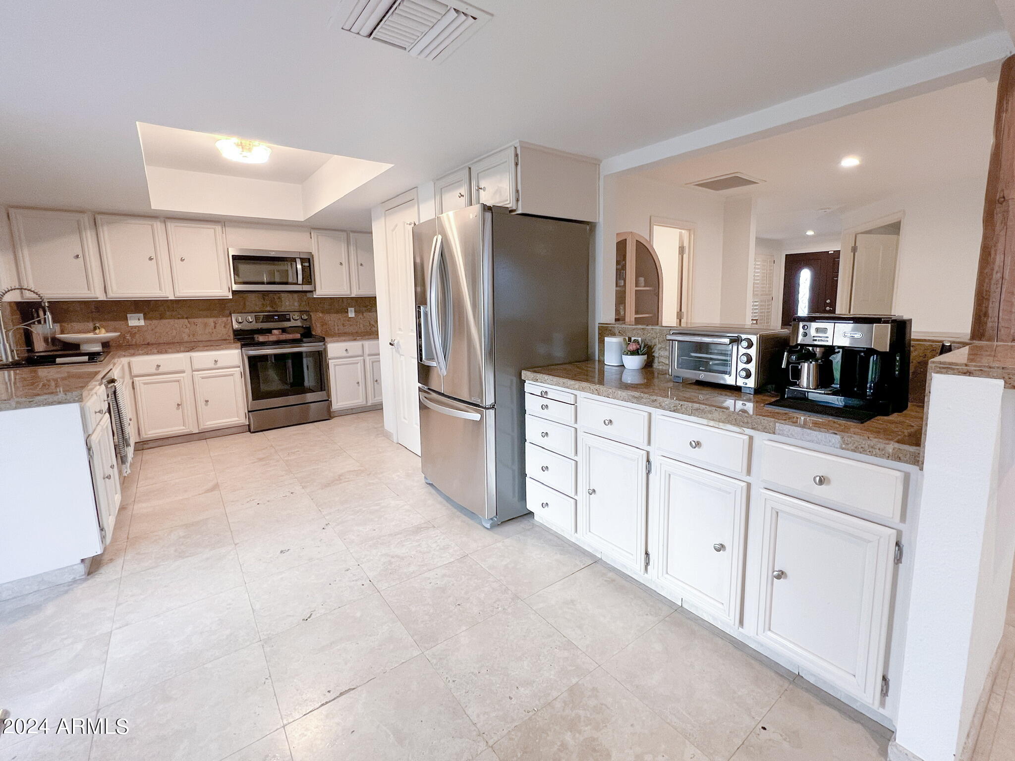 9422 N ARROYA VISTA Drive E