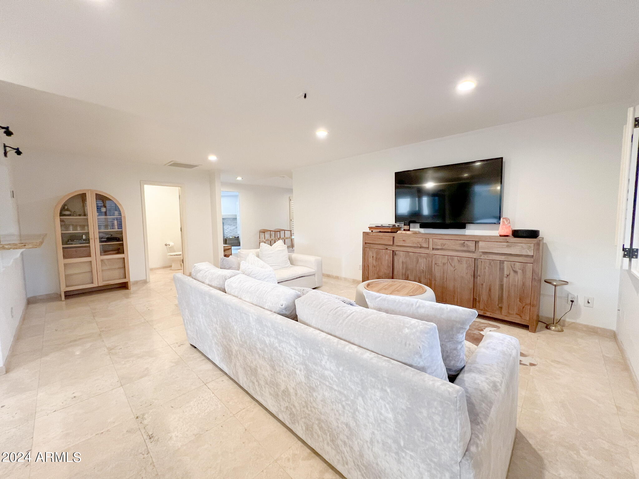 9422 N ARROYA VISTA Drive E