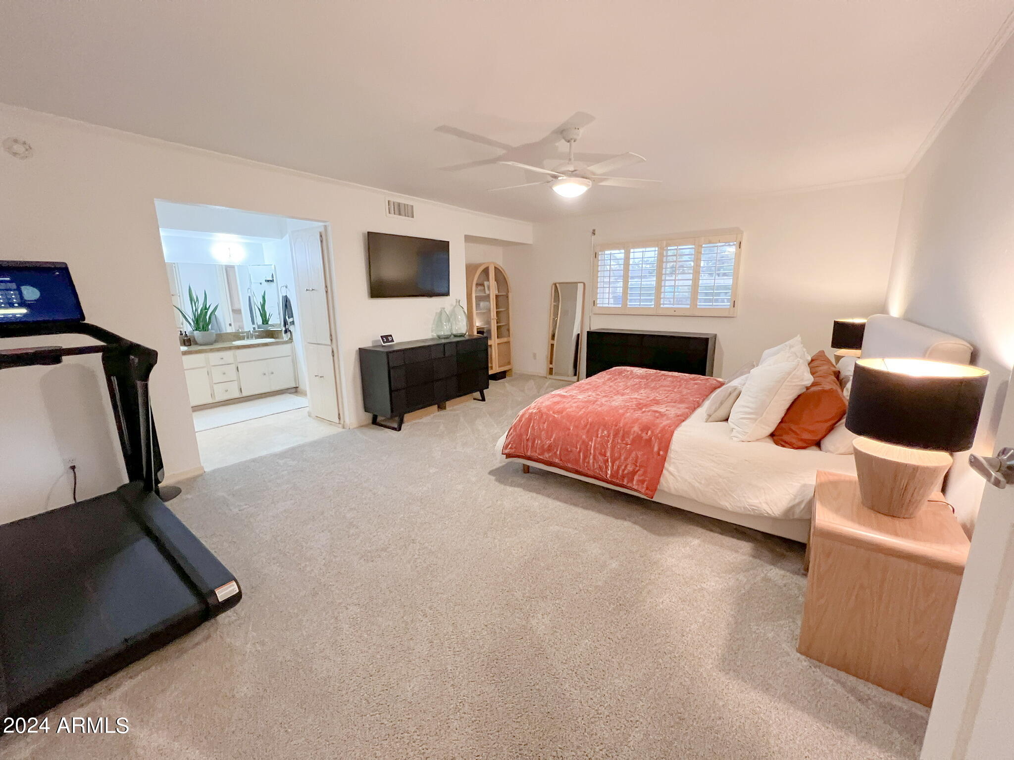 9422 N ARROYA VISTA Drive E